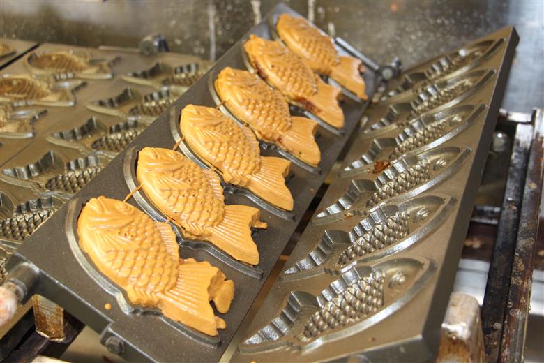 店舗で行列!たい焼きカフェリーナのたい焼きつぶあん　18枚入り