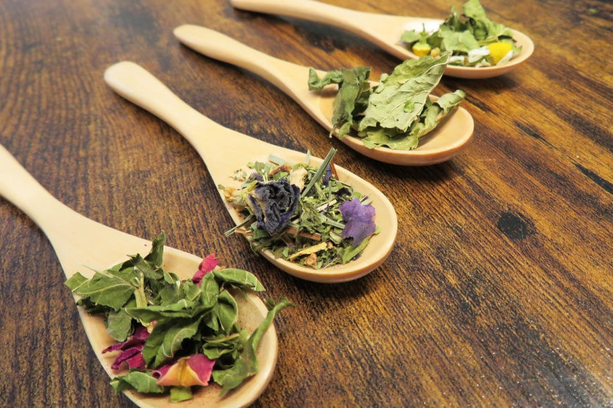 カラーハーブティー4種（リーフタイプ／約70杯分） [ナチュラルマルシェ ソヨソヨ 長野県 池田町 48110831] アソート 飲み比べ セット 睡眠 リラックス ハーブティ メール便