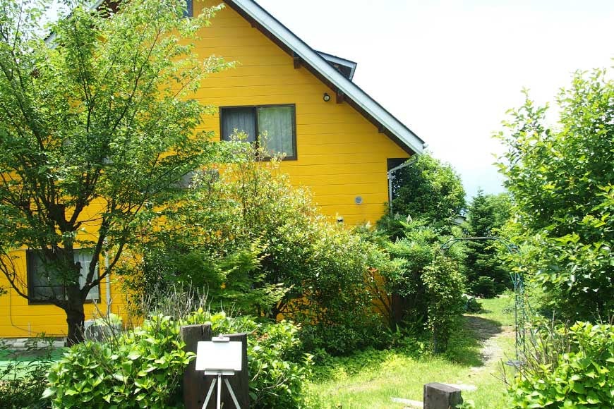 宿泊券 【 オーベルジュメイヤの樹 】 ペア宿泊券 ( 1泊2食付 ) & 池田町 観光券 3000円分 宿 信州 安曇野 北アルプス フランス料理 [池田町観光協会 長野県 池田町 48110676]