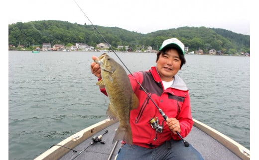 五十嵐誠プロによる『野尻湖バスフィッシングガイド利用
