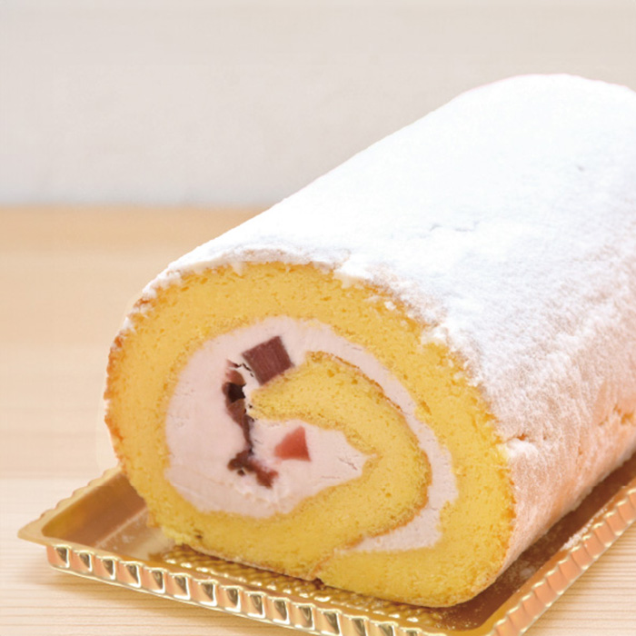 「米粉ロールケーキ ナツハゼ、ブルーベリー、ルバーブ」1
