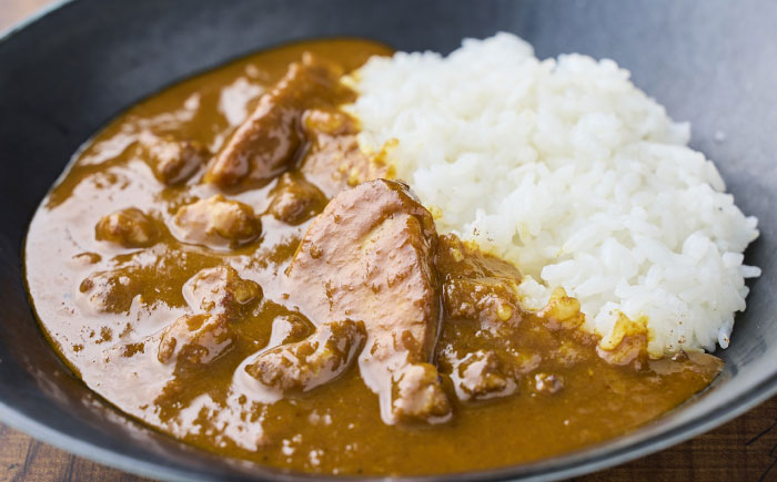 結旨豚スパイスポークカレー 4個セット 豚肉 ポークカレー カレー 岐阜市 / だるまミート [ANBE031]