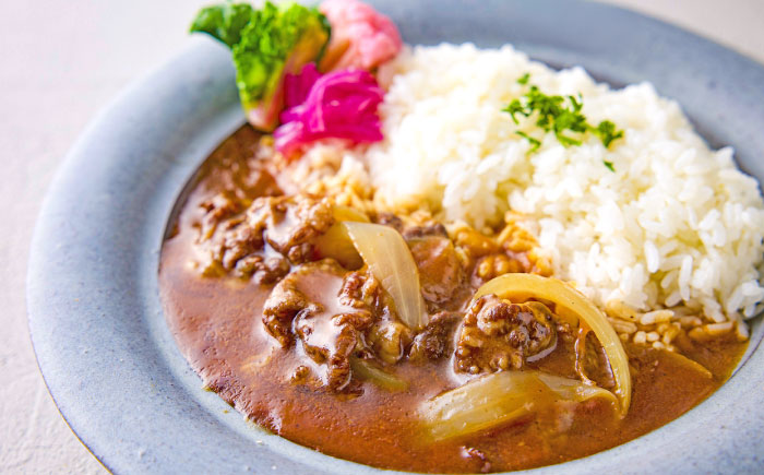 飛騨牛 ハッシュドビーフ 4個セット 簡単調理 レトルト ブランド牛 岐阜市 / だるまミート [ANBE034]