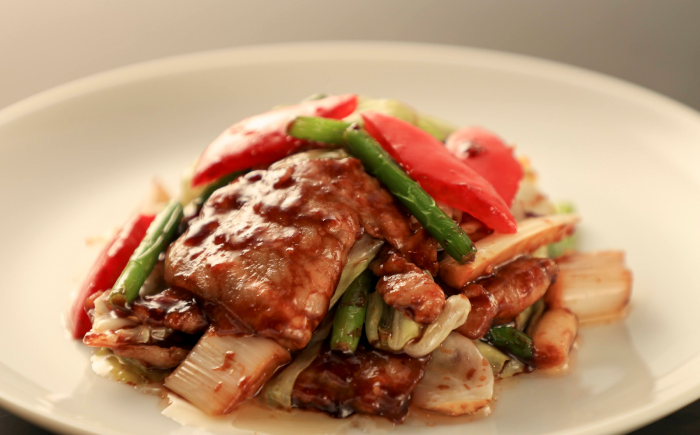 ＼絶妙なコクが決め手／やわらかキャベツの回鍋肉 中華料理 惣菜 岐阜市 / ロータスダイニング [ANGL003]