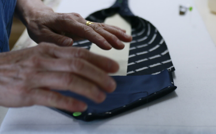 シルク ネクタイ(INOKUCHI1567)　ペイズリー柄 【カラー：濃紺】 ビジネス スーツ メンズ 岐阜市 / 皐月屋 [ANBR019]