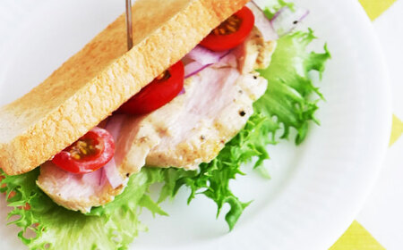 【12回定期便】 清流美どり タンパク質豊富なダイエットセット 2種 12点 鶏肉 鶏むね お取り寄せ 岐阜市 / 若鶏の春近 [ANDL020]