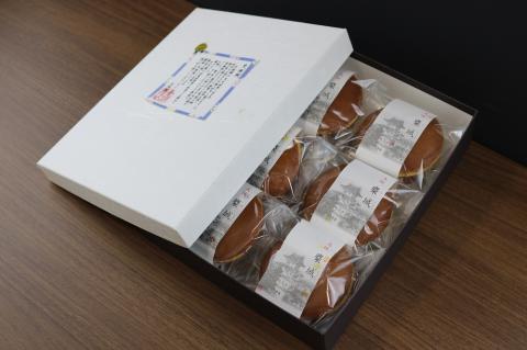 麋城 ～北海道産の小豆あんと国産栗の入ったどら焼き～