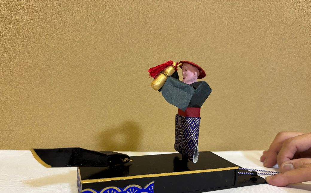 大垣市郷土玩具「鯰押え」