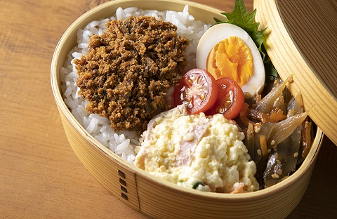 鮎食べ比べ 二種（子持ち鮎しぐれ×スモーク鮎アヒージョ）