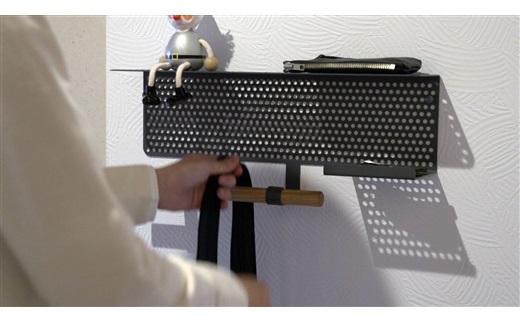 ＷＡＬＬ　ＨＡＮＧＥＲ（壁付け用小物置き）【カラー：サテングレー】