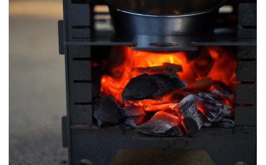 ソロキャンプ用ファイヤースタンドBLACK BOX 9