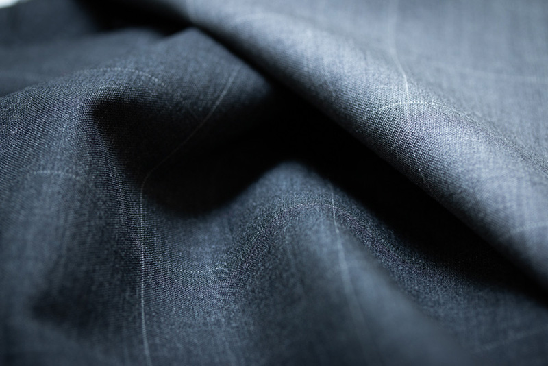 スリーピーススーツ又はツーパンツスーツ 仕立券 高級服地＜SUITO WOOL＞使用