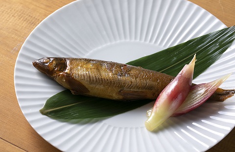 子持ち鮎の煮びたし　岐阜の清流「長良川」の鮎を使用しています