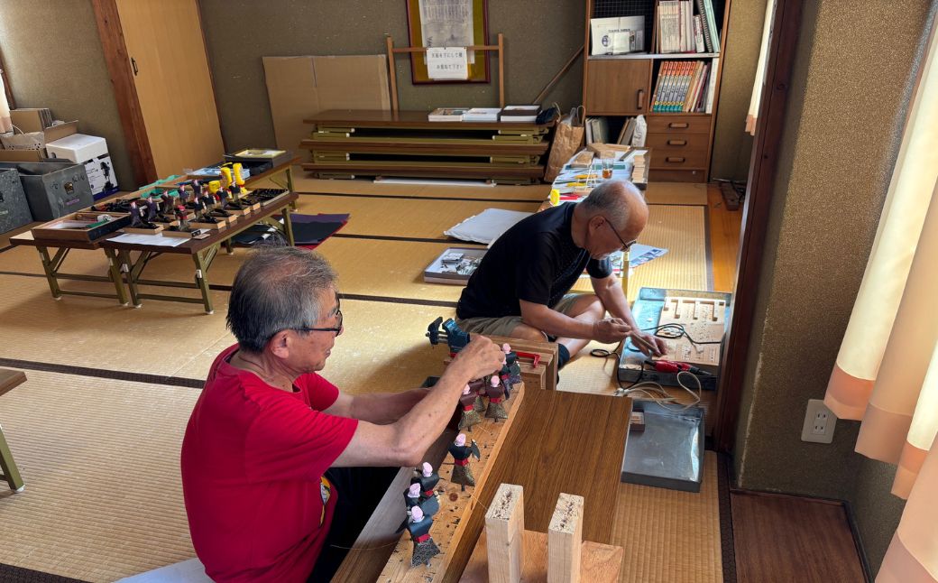 大垣市郷土玩具「鯰押え」