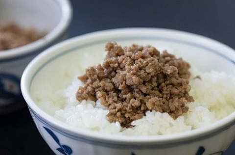 【粋料亭 助六】牛肉そぼろ煮