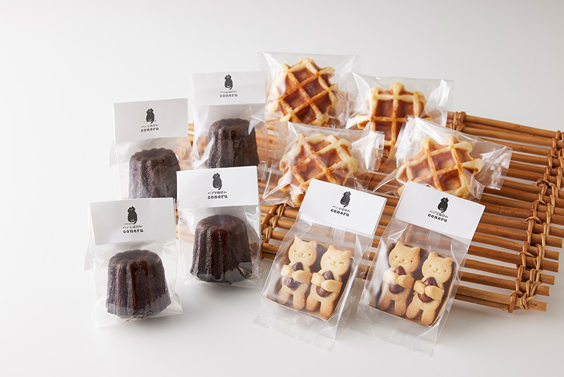 行列必須！カヌレ＆ワッフルセット