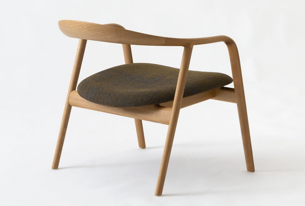 【飛騨の家具】HIDA　クマヒダ　ラウンジチェア　（張り座）　ホワイトオーク(KP160AN)｜飛騨高山 日本 和 紡ぐ くつろぎ 日本ならでは 伝統 老舗 椅子 快適 飛騨産業 CG457
