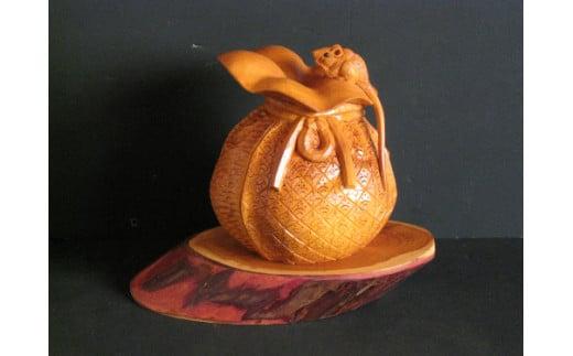 【数量限定】飛騨一位一刀彫 巾着に福ねずみ（小）| 伝統工芸品 いちい イチイ 一位一刀彫 一位一刀 一刀彫 工芸品 縁起物 品 置物 木彫り 飛騨高山 吉野彫刻所 MC015