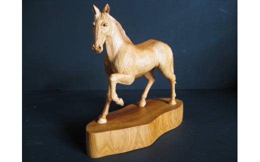 【数量限定】飛騨一位一刀彫 駿馬（中）| 伝統工芸品 いちい イチイ 一位一刀彫 一位一刀 一刀彫 工芸品 縁起物 品 置物 木彫り 飛騨高山 吉野彫刻所 MC023