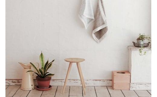  PICOスツール ピコ スツール 国産材 木製 無垢材 飛騨の家具 飛騨家具 天然木 飛騨高山 イス 椅子 キッチン ダイニング おしゃれ 人気 おすすめ 新生活【オークヴィレッジ】 AH030VC13