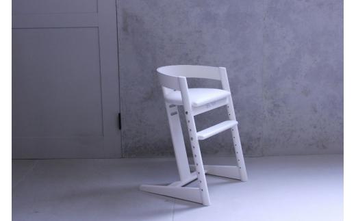 プレディクトチェア WH/皮革風WH　子供椅子 キッズチェア 学習机 ダイニングチェア 飛騨の家具 飛騨家具 木馬舎 AY004