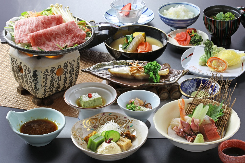 【ひだホテルプラザ】平休日1泊2食付ペア宿泊券《スタンダードツイン》