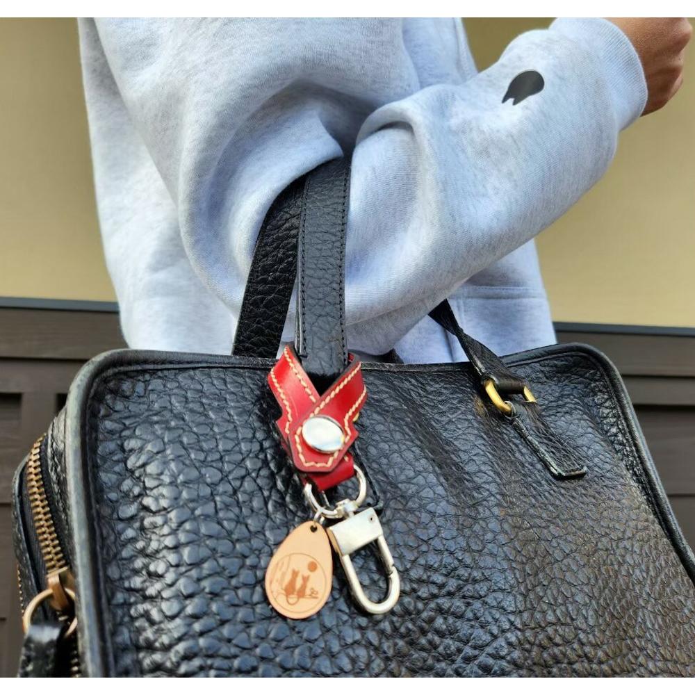 オリジナルバックチャームキーホルダー　キーホルダー チャーム 猫 保護猫 ねこ 皮製品 天然牛革 猫の月 さくらやま LM007