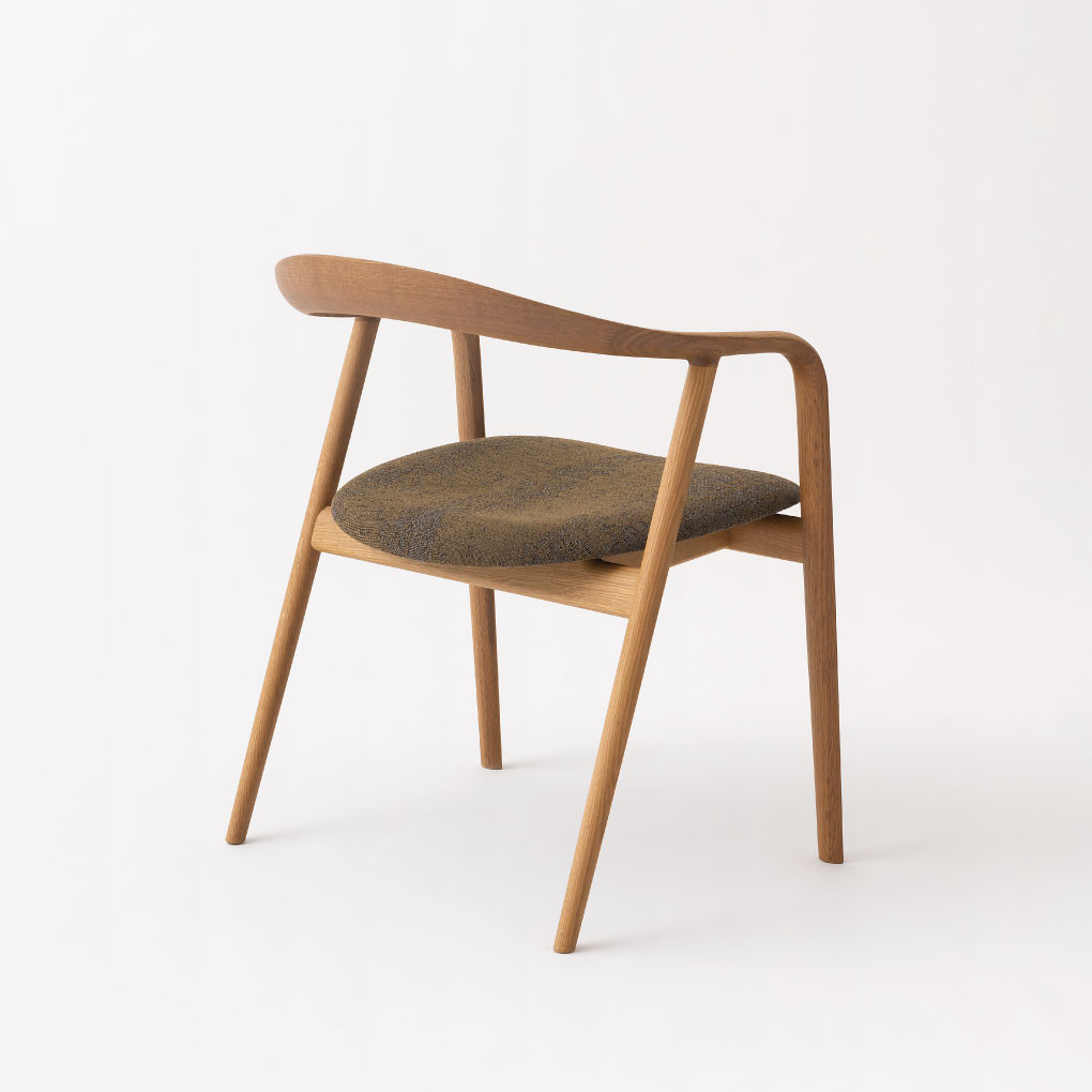 【飛騨の家具】HIDA　クマヒダ　アームチェア（張り座）ホワイトオーク（KP260AN）インテリア 新生活 デザイン 椅子 リビング くつろぎ まどろみ 和風 伝統｜飛騨産業 CG446