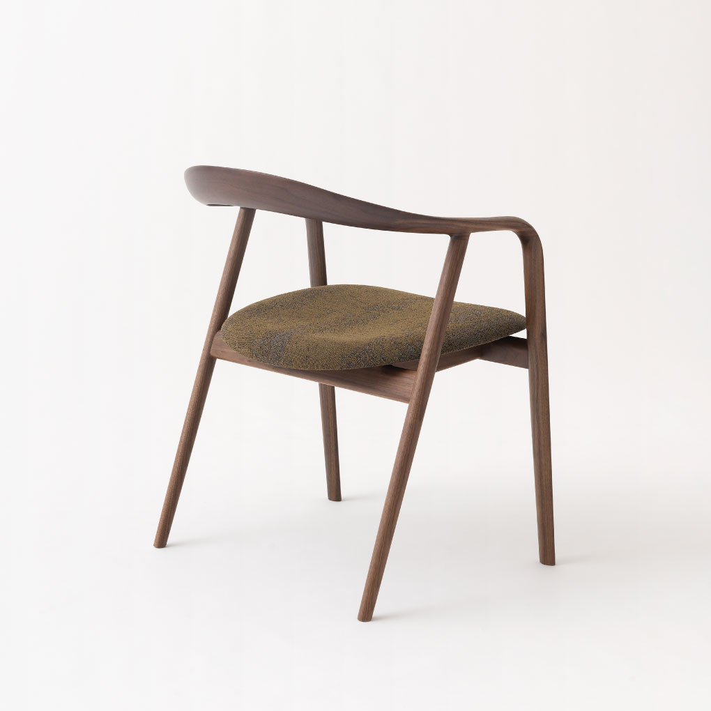 【飛騨の家具】HIDA　クマヒダ　アームチェア（張り座）ウォルナット（KP260AU）｜インテリア 新生活 デザイン 椅子 ダイニング リビング くつろぎ まどろみ 和風 伝統 飛騨産業 CG447