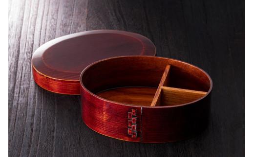 【高島屋選定品】飛騨春慶塗 （手塗漆） 曲げ小判弁当 小判型 お弁当箱 700ml 春慶 工芸品 うるし 漆器 漆塗 和食器 運動会 遠足 ピクニック 天然木 (株)高島屋 AT020