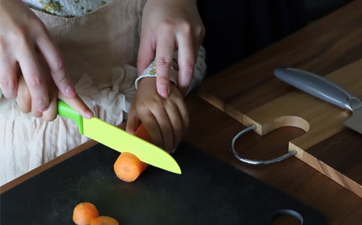 2021年新製品 【さやえんどうの形をした小さなこども包丁】 かわいくても、ちゃんとした関の包丁です H5-194