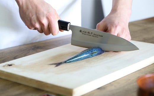 【濃州正宗作 ステンレス和包丁 出刃包丁180mm】 70年以上の歴史ある工場がつくる伝統の和包丁 H8-108