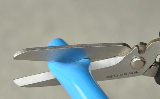 工具用ハサミ アームレスラーハードスニップ ロング（NAW-215） 万能鋏 握り鋏 ステンレス製 日本製 園芸 ガーデニング ゴム ホース レザー ひご切り 針金切り 工具箱 アルミ板1mm トタン0.4mm ステンレス版0.3mm DIY 正規品 メーカー メーカ直送 関市 刃物 修理可能 アフターケア