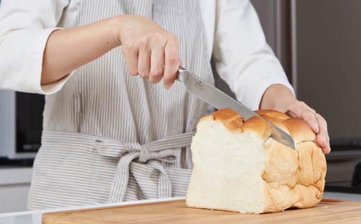 MOKA パン切りナイフ オールステンレス ～軽くてにぎりやすい 包丁 ハンドル 女性でも使いやすい 一体型 お手入れ簡単～ H15-38