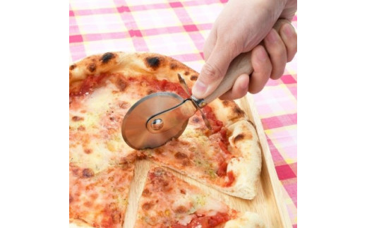H5-215 木柄ピザカッター ～日本製 安全 人気 おしゃれ よくきれる ピザホイール 調理器具 キッチン用品～