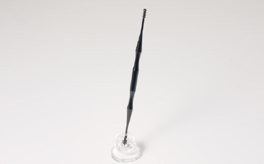 <年間40万本の耳かきをつくる会社が贈るこだわりの耳かき>夢ごこち耳かき クルミ型スタンド付き