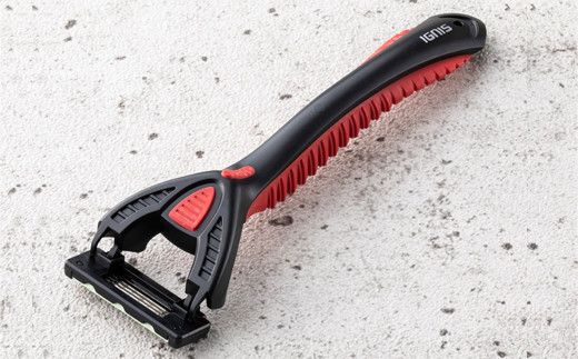 ＜５枚刃使い捨てカミソリ＞■IGNIS 敏感肌用12本（３本入り×４個）◇貝印 （剃刀・かみそり）H5-207