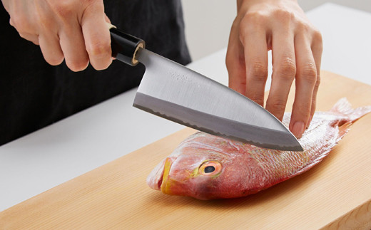 H10-13 濃州正宗作 出刃包丁（鋼）