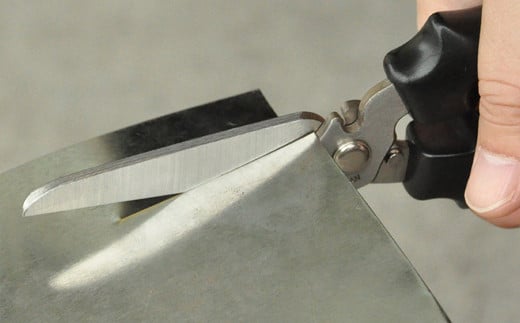 工具用ハサミ アームレスラーハードスニップ ロング（NAW-215） 万能鋏 握り鋏 ステンレス製 日本製 園芸 ガーデニング ゴム ホース レザー ひご切り 針金切り 工具箱 アルミ板1mm トタン0.4mm ステンレス版0.3mm DIY 正規品 メーカー メーカ直送 関市 刃物 修理可能 アフターケア