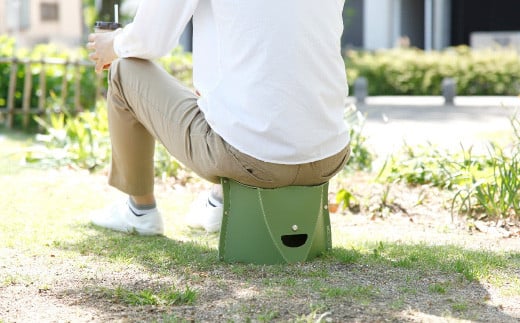 耐荷重100kg！ 折りたたみ椅子 アウトドア コンパクト 軽量 キャンプ 屋外 子供 パタット 折りたたみイス PATATTO180 オリーブ  ～シリーズ累計88万個！アウトドアで活躍！