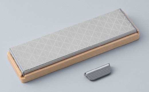 【最長12ヶ月で発送】＜日本初の超硬合金包丁＞ KISEKI: ペティ ［ミズナラ］・ダイヤモンド砥石セット ～ グッドデザイン賞受賞 (R5.10) テレビ紹介多数！ 毎日放送「 所さんお届けモノです！ 」(R6.6.8)　TBS「 ララLIFE 」(R5.5)