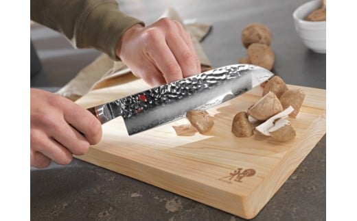 MIYABI ミヤビ 「 6000MCT 三徳包丁 180mm 日本製 」多層鋼 槌目 包丁 岐阜県関市製【日本正規販売品】34074-181