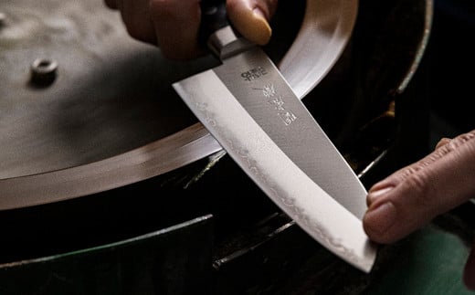 TBS「ララLIFE」で紹介されました(R5.5) H55-33 関虎徹 V金10号 三徳＆ペティ 包丁2本セット【飛騨・美濃すぐれもの認定品】（安田刃物）