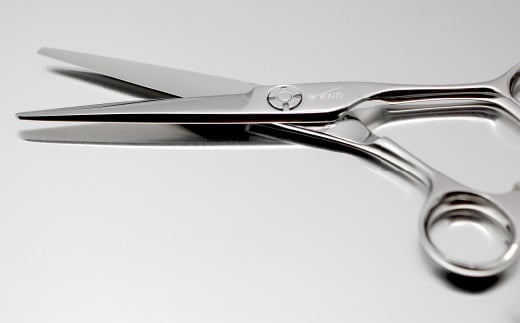 プロ仕様 髪カット鋏 FRC-55 刃物 カットハサミ  カットはさみ ケアツール 前髪 髪 切れ味