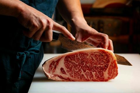 TBS「ララLIFE」で紹介されました(R5.5) H60-03 特製切付包丁 瑞雲 三徳 180mm【最長8ヶ月を目安に配送】