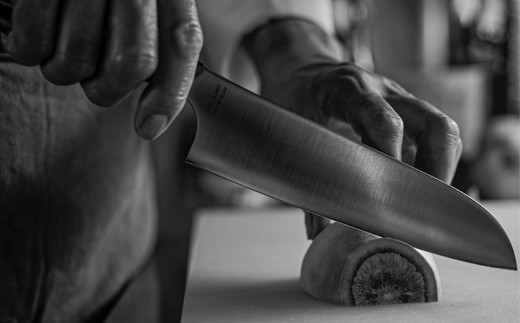 H100-07 【和 NAGOMI Professional】三徳包丁（包丁・数量限定・幻の鋼材）【最長6ヶ月を目安に発送】