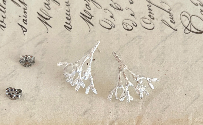 ヤドリギminiピアス（SV）/ YUKIKO MATSUI