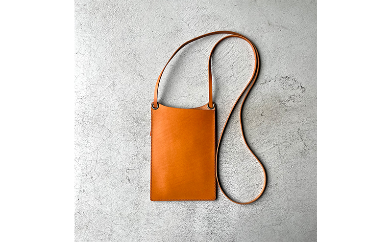 本革 スマホショルダー 栃木レザー　レッド