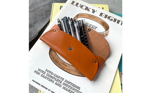 本革 ノンステッチのペンケース 栃木レザー　レッド