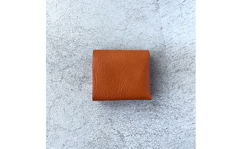 本革 ノンステッチの二つ折りミニ財布 シボ入り栃木レザー　ダークブラウン